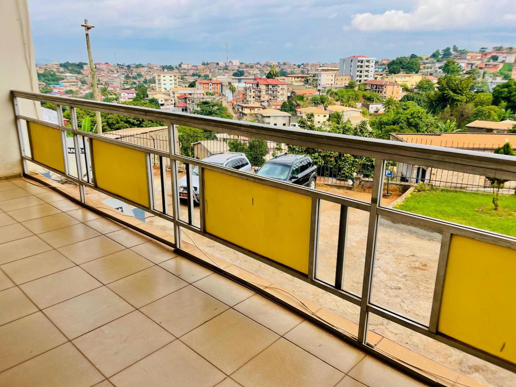 Appartement Avec Vue Panoramique Two Or Three Rooms Yaoundé Eksteriør billede