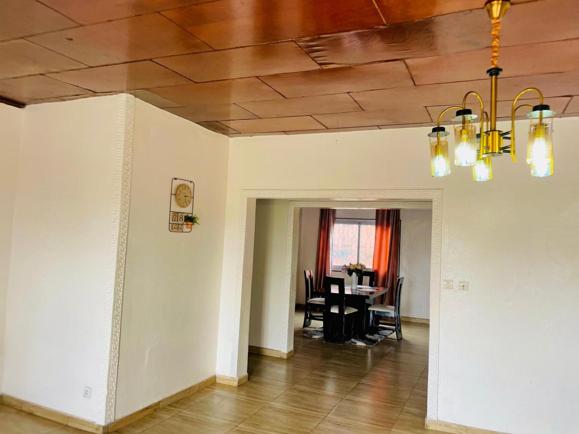 Appartement Avec Vue Panoramique Two Or Three Rooms Yaoundé Eksteriør billede