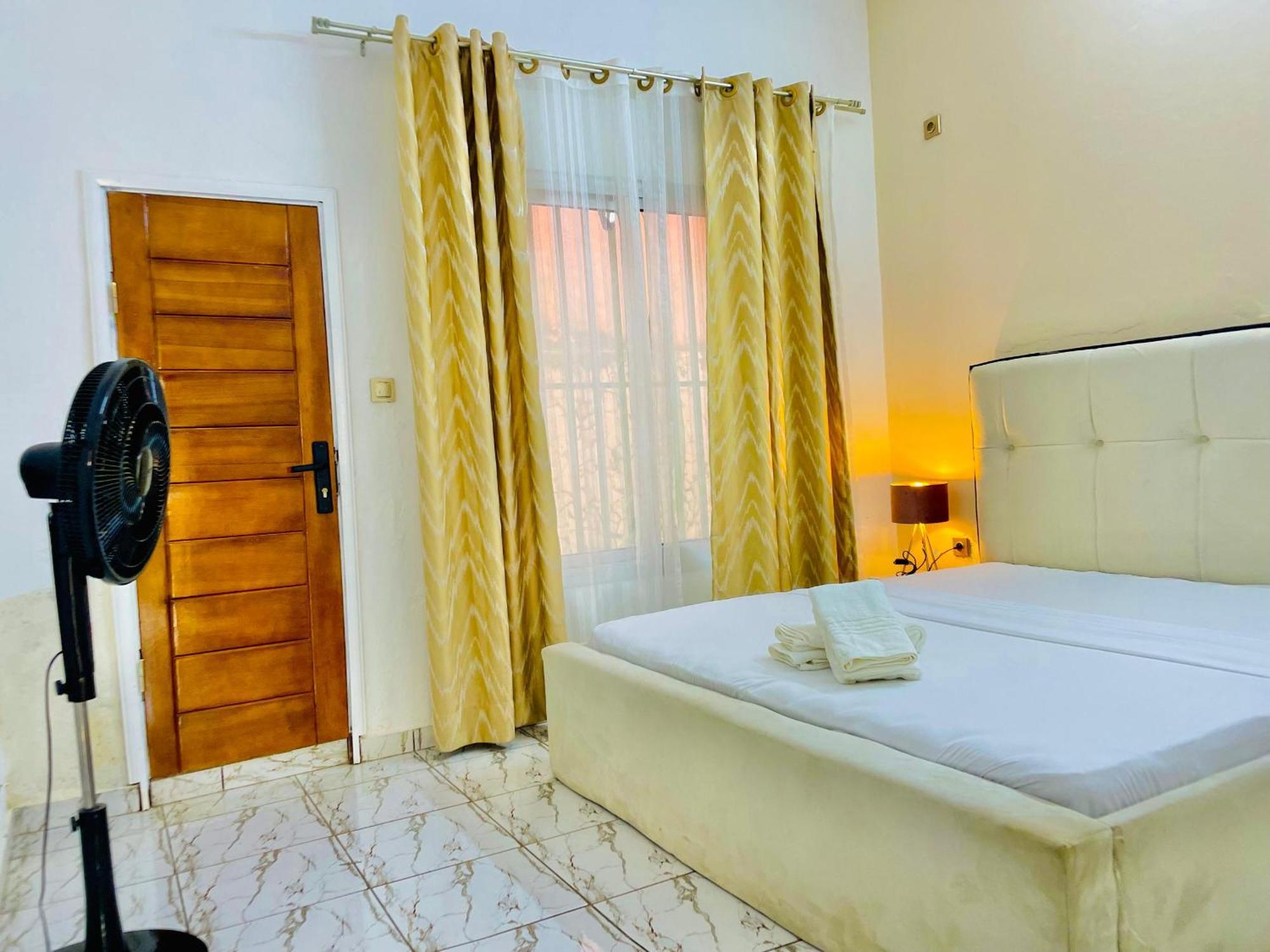 Appartement Avec Vue Panoramique Two Or Three Rooms Yaoundé Eksteriør billede