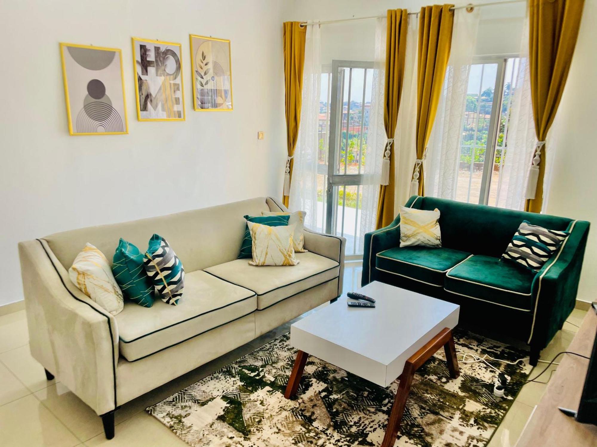 Appartement Avec Vue Panoramique Two Or Three Rooms Yaoundé Eksteriør billede